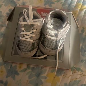 BOYS NEW BALANCE 990V5 CRIB BOOTIE